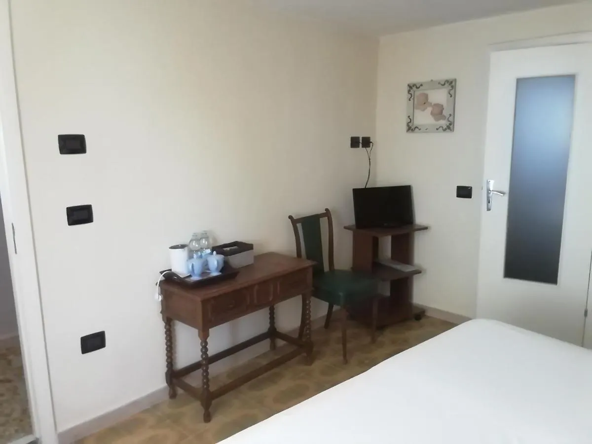 Camera Con Vista Villafranca in Lunigiana 0*,